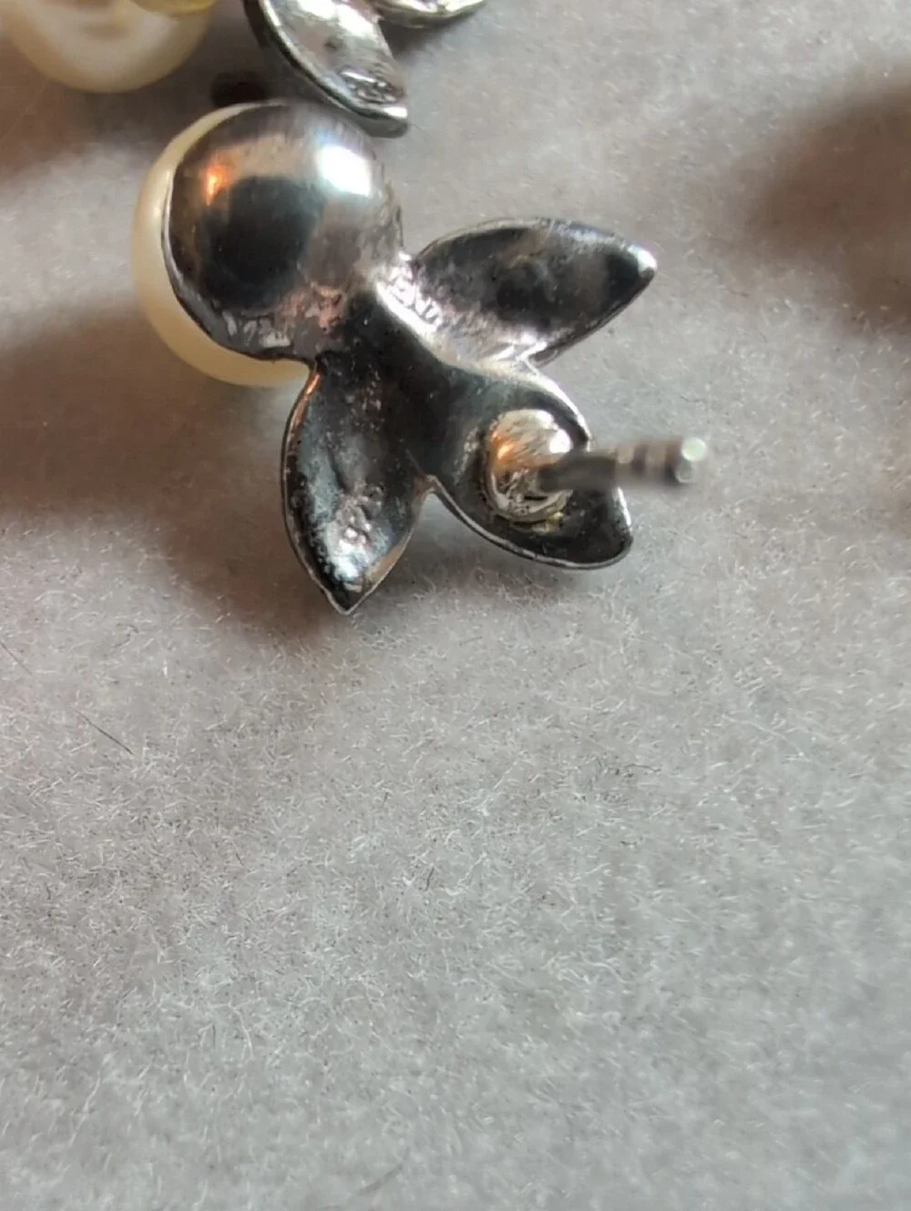 Pearl & Marcasite Leaf Stud Earrings - Ivory Pearl